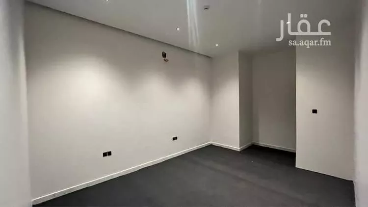 مكتب تجاري للإيجار في شارع الصحابة, حي اليرموك, مدينة الرياض, منطقة الرياض
