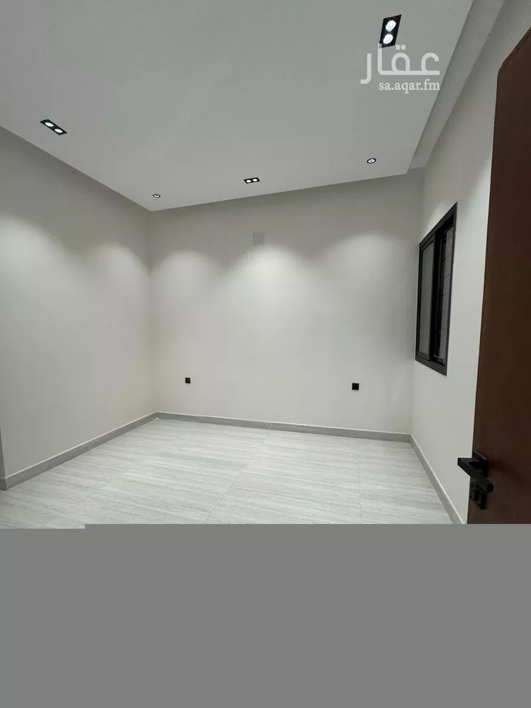 Floor for Sale in Riyadh Al Janadriyah 11