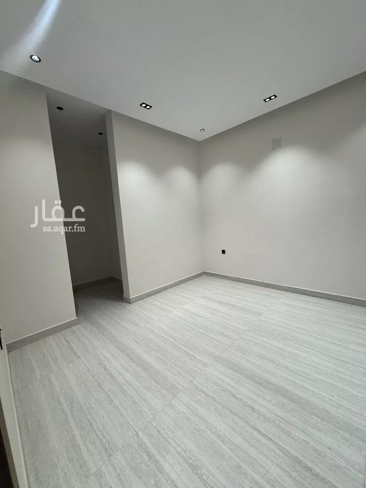 Floor for Sale in Riyadh Al Janadriyah 14