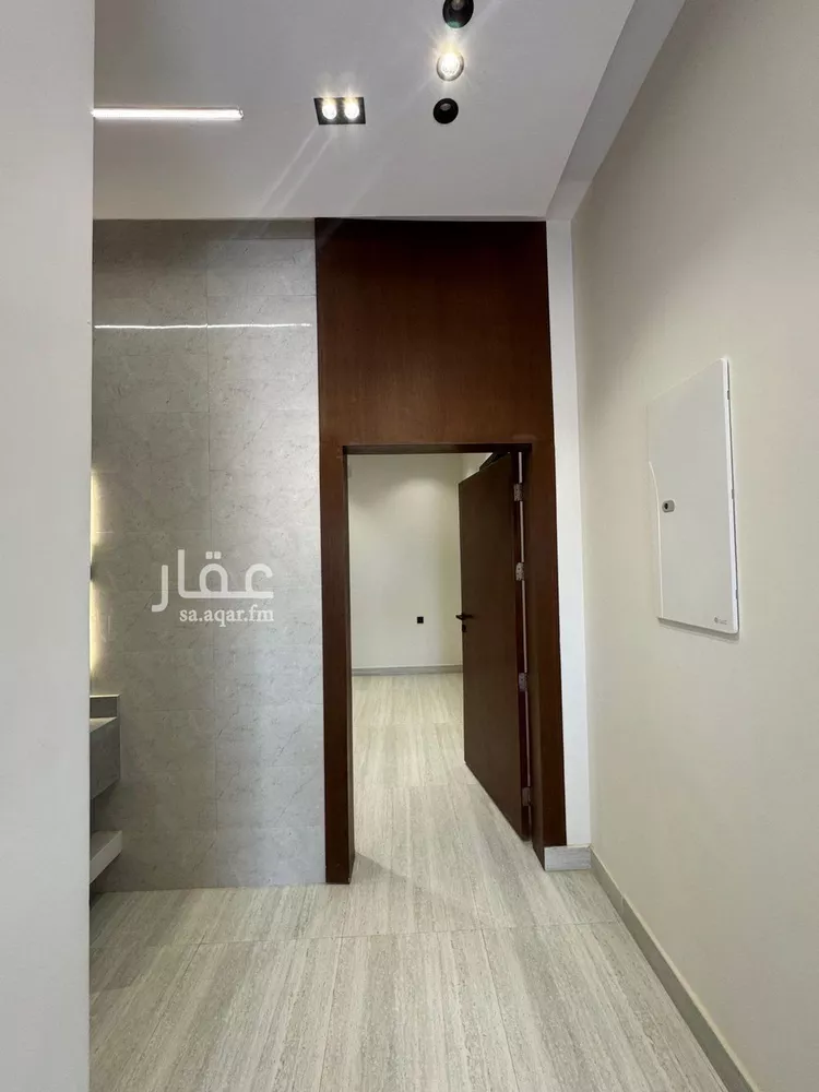 Floor for Sale in Riyadh Al Janadriyah 20