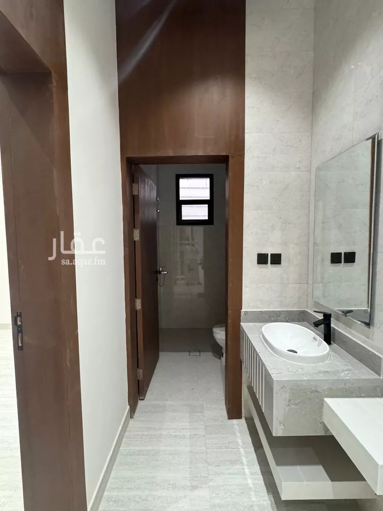 Floor for Sale in Riyadh Al Janadriyah 9