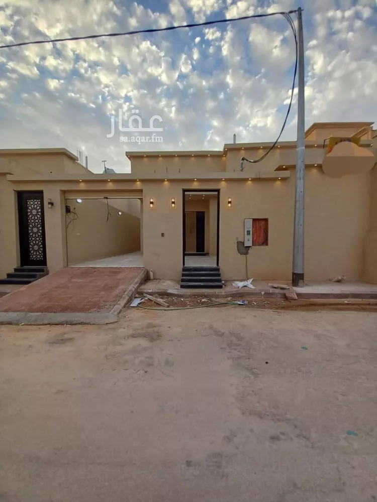 دور للبيع في شارع صلاح الدين , حي شخيب, مدينة المزاحميه, منطقة الرياض