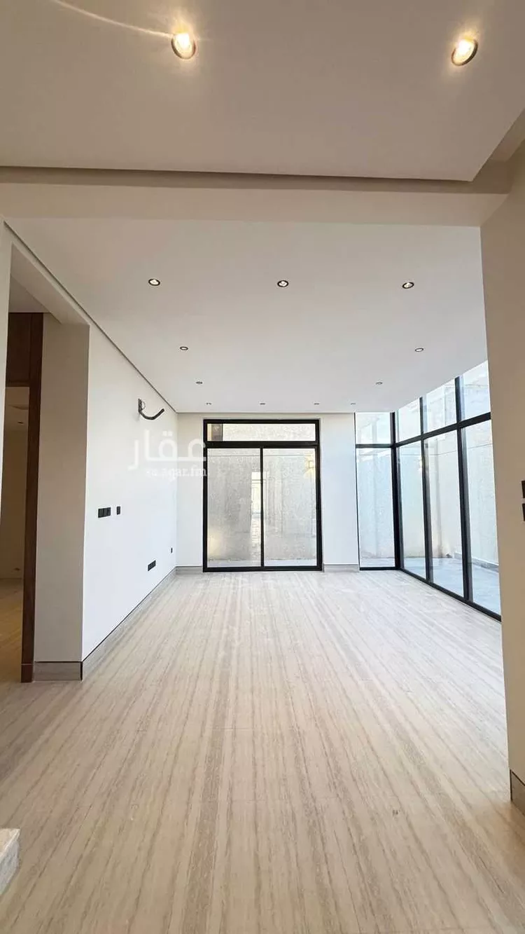 فيلا للبيع في شارع ابن المهاجر, حي المهدية, مدينة الرياض, منطقة الرياض صورة 3