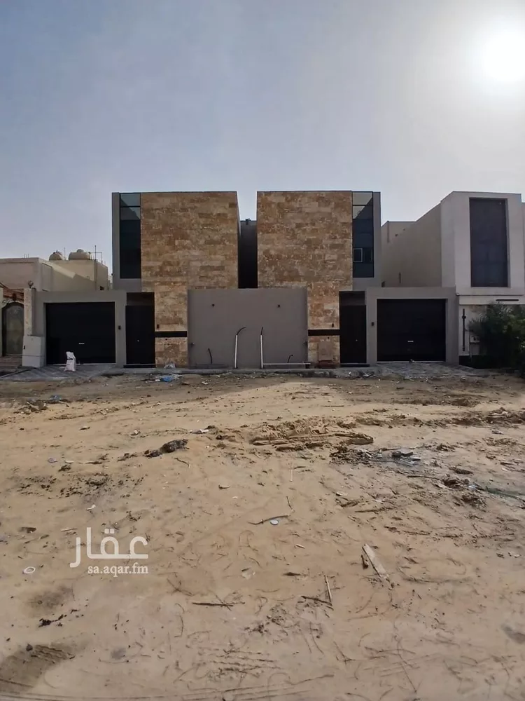 فيلا للبيع في شارع الخفجي, حي ضاحية الملك فهد, مدينة الدمام, المنطقة الشرقية