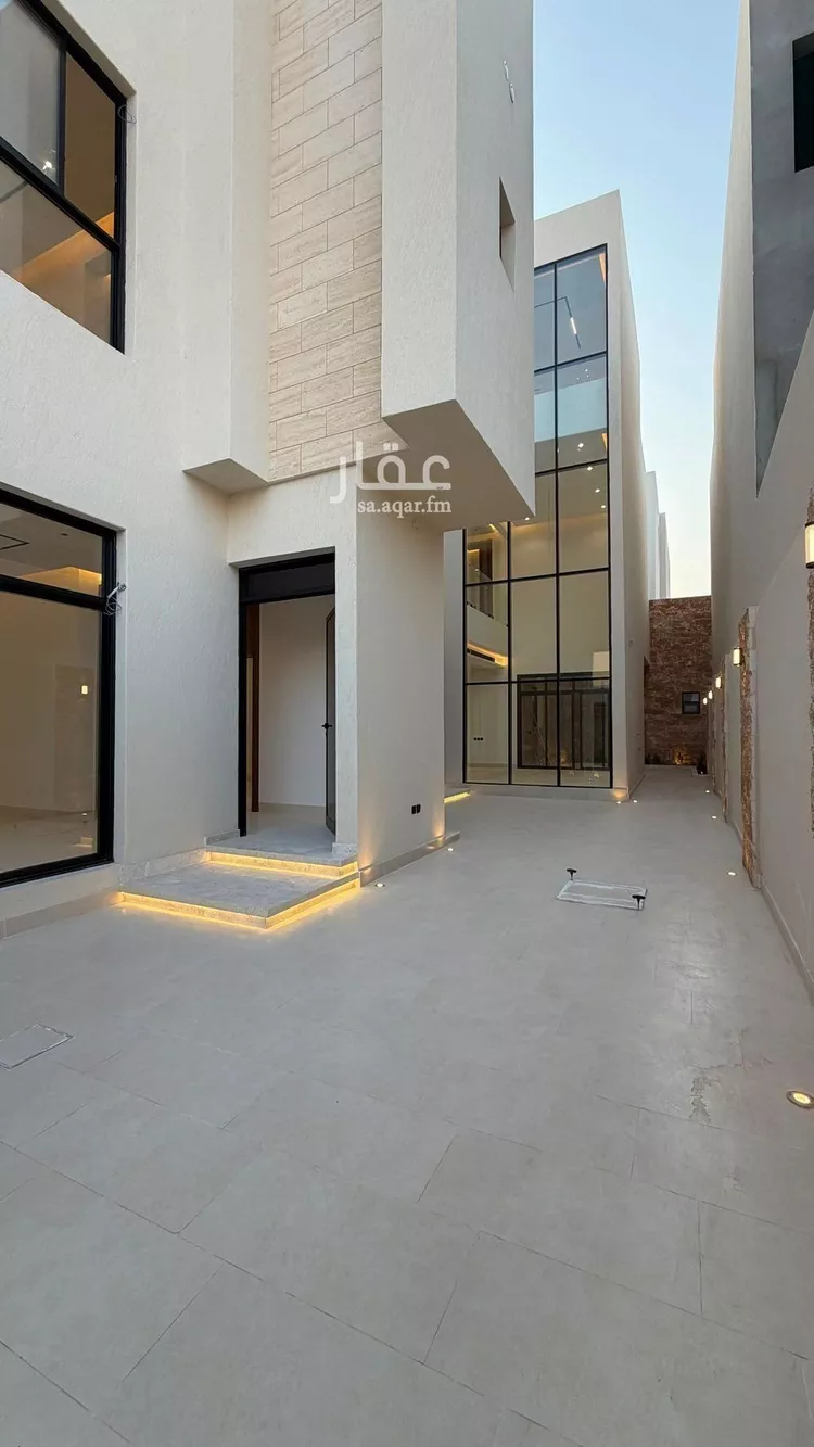 Villa for Sale in Riyadh Al Mahdiyah ุตูุฑุฉ 2