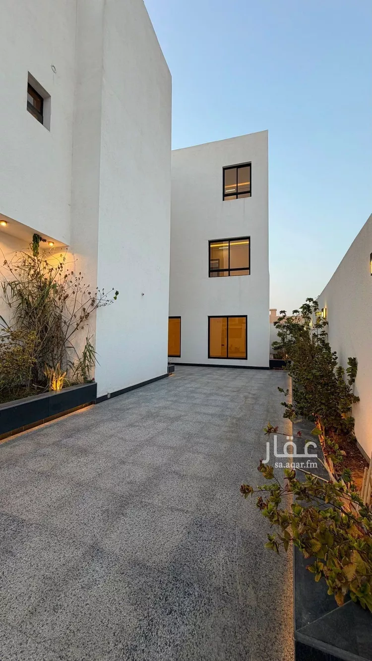 Villa for Sale in Riyadh Al Mahdiyah 2