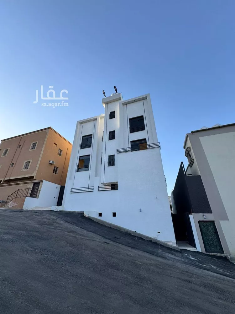 دور للبيع في شارع وادي النعيم, حي الروضة, مدينة ابها, منطقة عسير