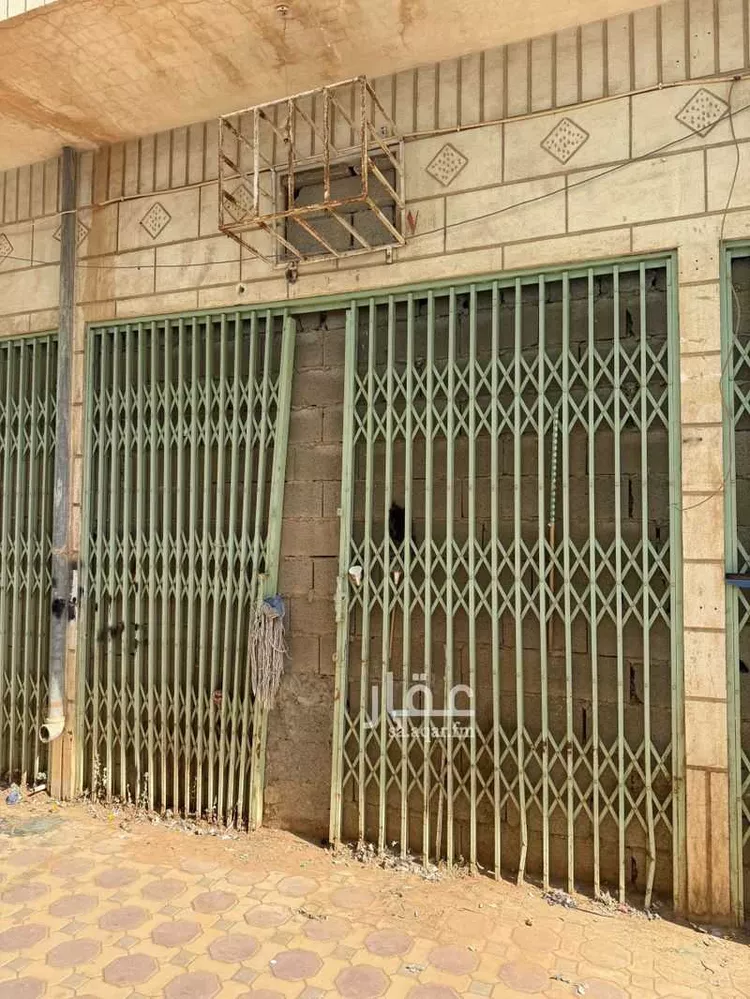 محل للبيع في شارع ممر ابي الفتح الحصري, حي العزيزية, مدينة الزلفى, منطقة الرياض