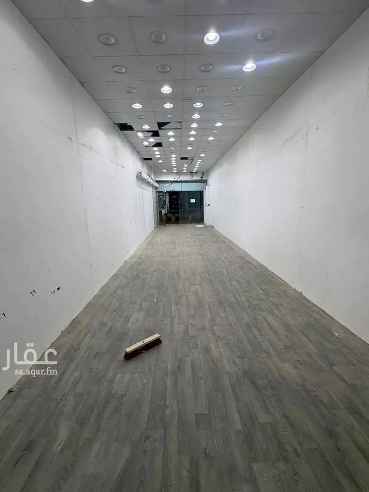 محل للإيجار في شارع ممر علي بن ابي تمام, حي العزيزية, مدينة الزلفي, منطقة الرياض