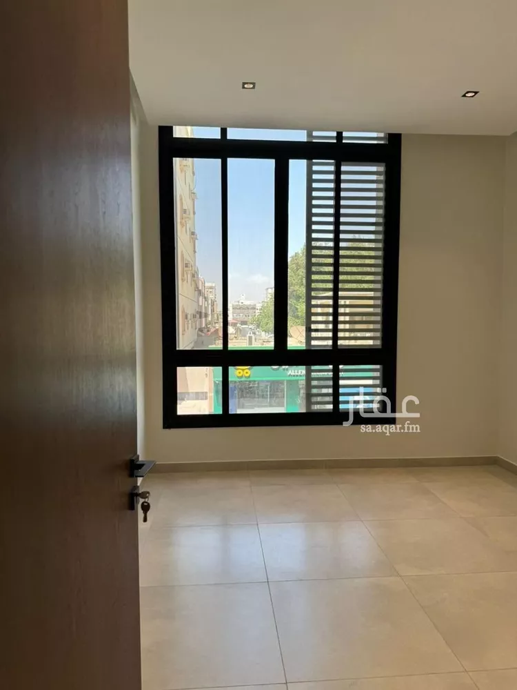 شقة للبيع في شارع المعاون, حي العزيزية, مدينة جدة, منطقة مكة المكرمة صورة 2