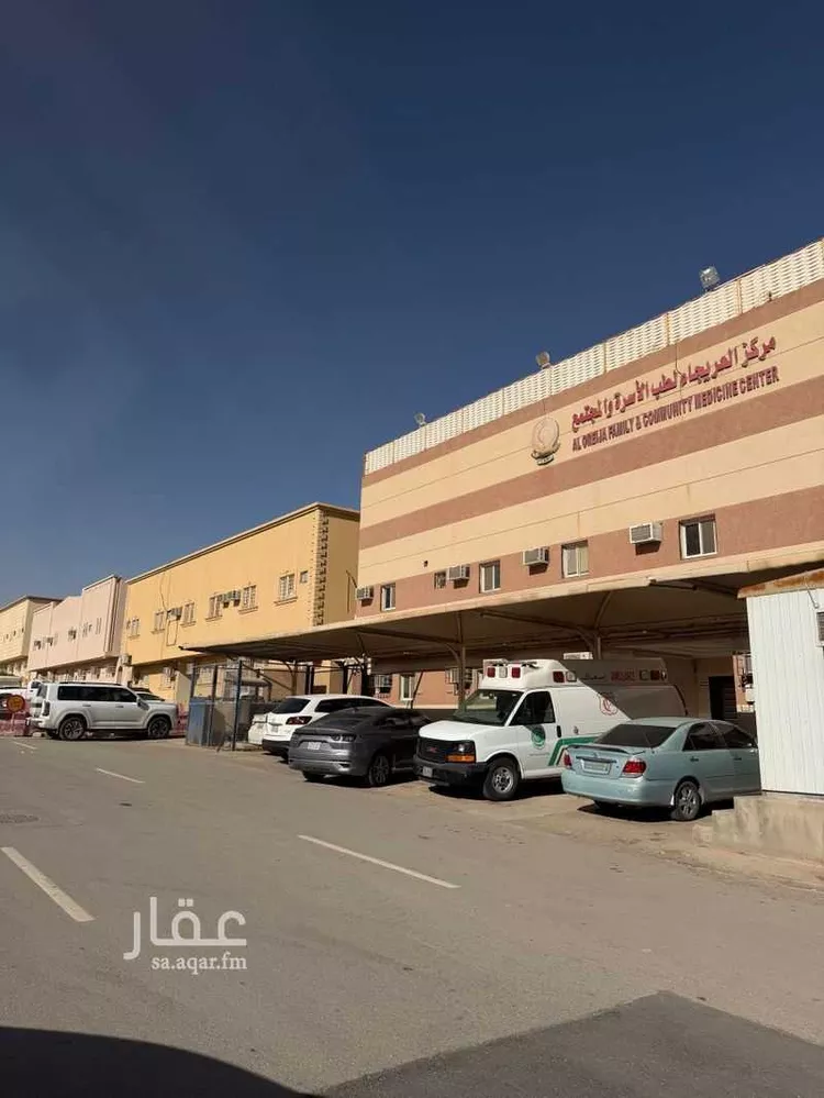 عمارة للبيع في شارع سليمان بن ماجد, حي العريجاء الأوسط, مدينة الرياض, منطقة الرياض صورة 2