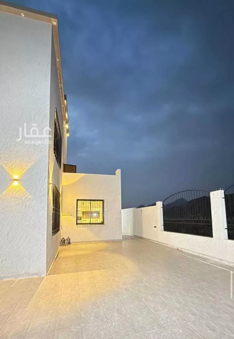 فيلا للبيع في المقاعد ، محايل صورة 3