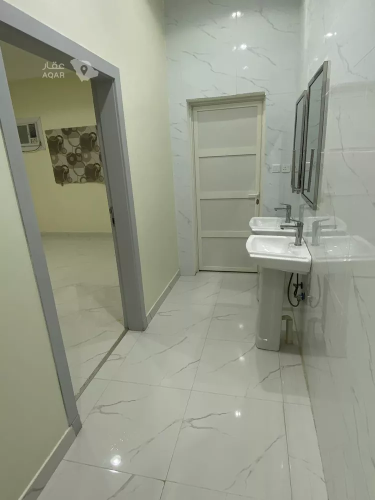 شقة للإيجار في شارع عباس كرارة ، حي الحائر ، الرياض ، منطقة الرياض 7