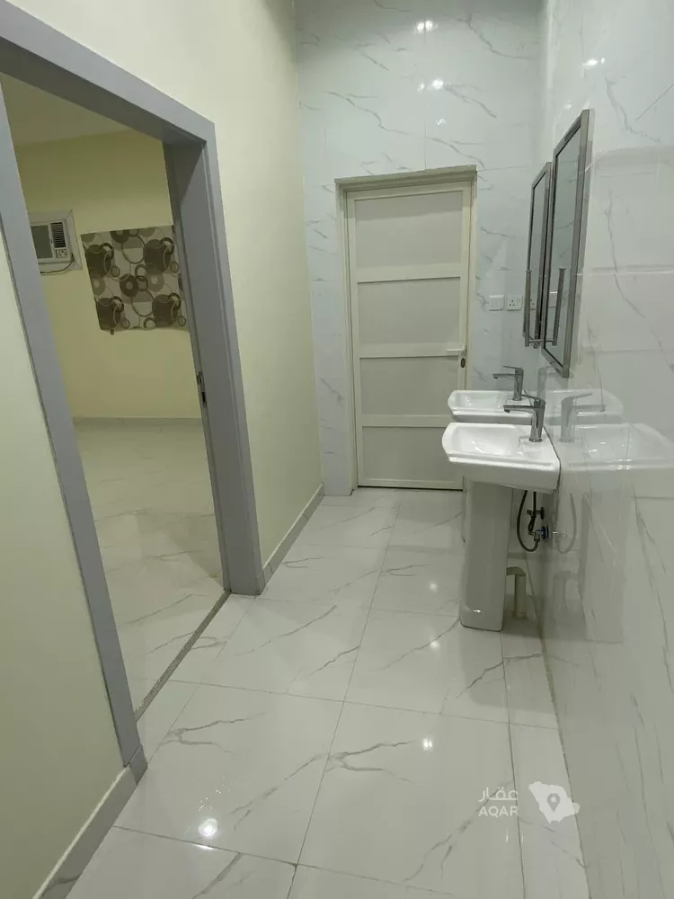 شقة للإيجار في شارع عباس كرارة, حي الحائر, مدينة الرياض, منطقة الرياض 7
