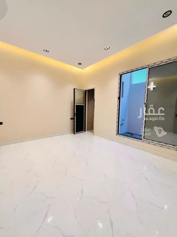 Floor for Sale in Al Muzahimiyah Tuwaiq 13