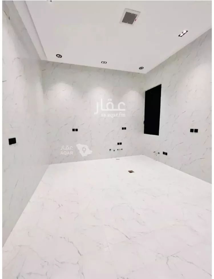 Floor for Sale in Al Muzahimiyah Tuwaiq 17