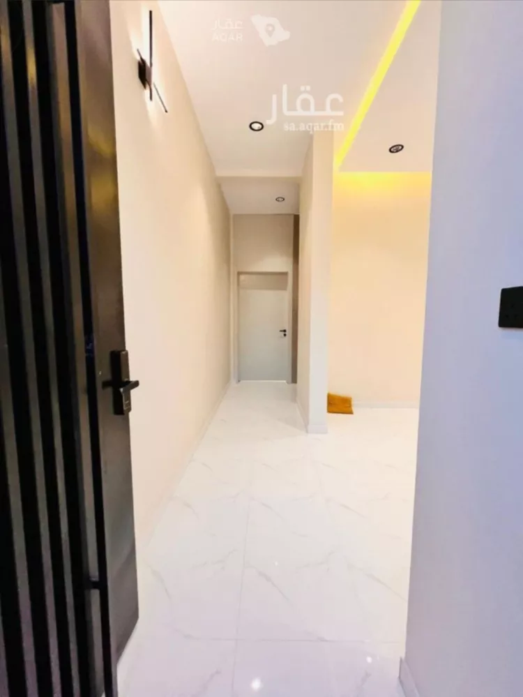 Floor for Sale in Al Muzahimiyah Tuwaiq 8