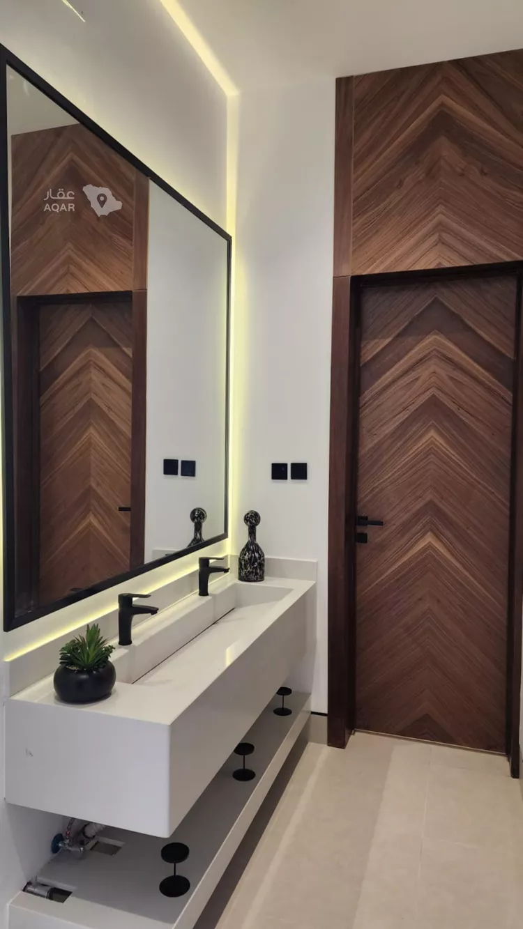 دور للبيع في شارع ابن قدامة, حي غرناطة, مدينة المزاحمية, منطقة الرياض صورة 3