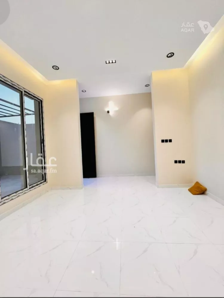 Floor for Sale in Al Muzahimiyah Tuwaiq 11