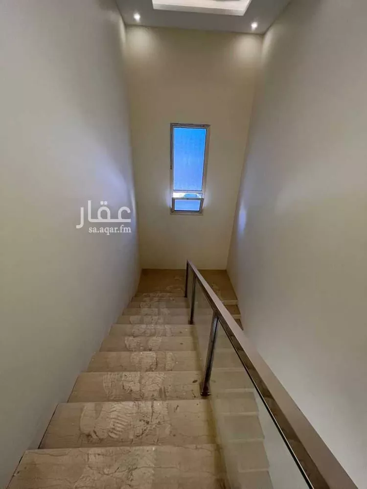 فيلا للبيع في شارع عبدالرحمن ابن عفان, حي التخصصي, مدينة بريدة, منطقة القصيم صورة 2