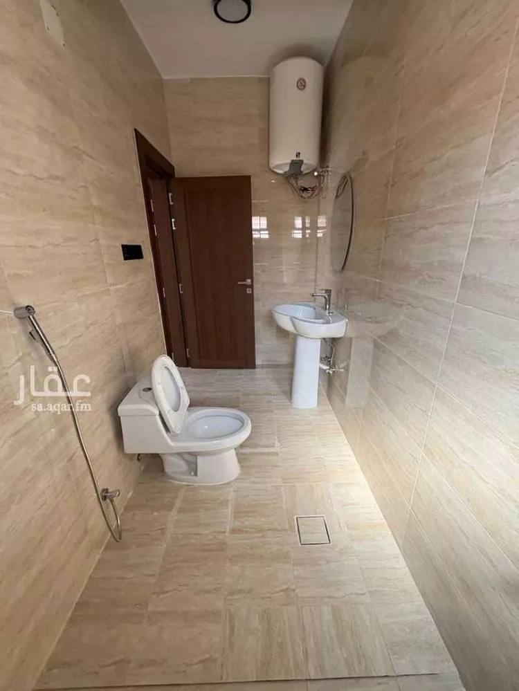 عمارة للبيع في شارع إبراهيم النصير, حي الملز, مدينة الرياض, منطقة الرياض 8