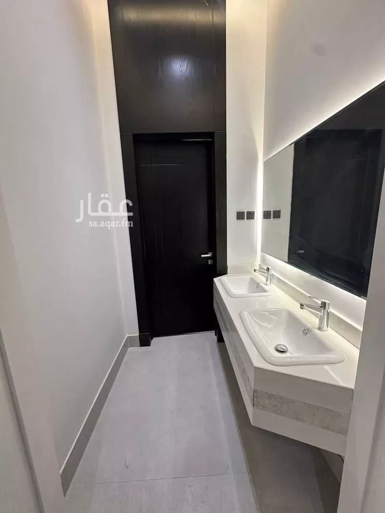 فيلا للبيع في شارع عبدالله بن المهاجر, حي المهدية, مدينة الرياض, منطقة الرياض صورة 5