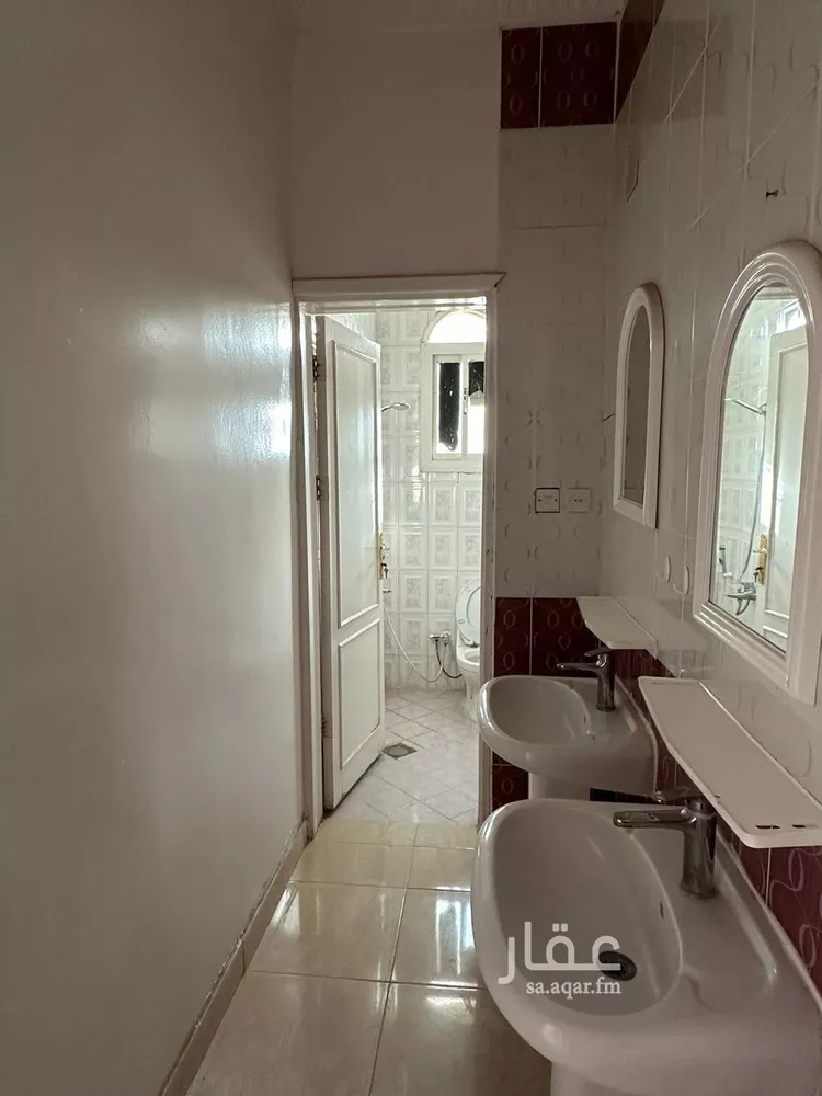شقة للإيجار في شارع محمد الموصل, حي الورود, مدينة تبوك, منطقة تبوك صورة 2