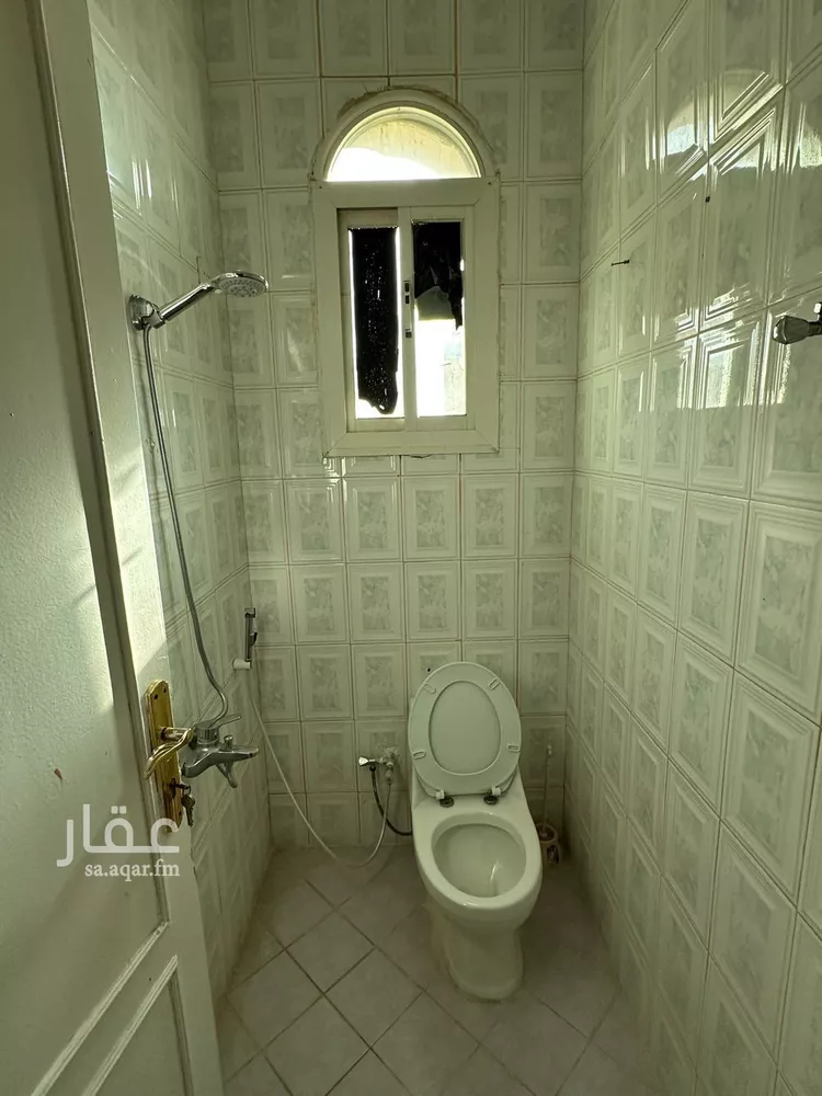 شقة للإيجار في شارع محمد الموصل, حي الورود, مدينة تبوك, منطقة تبوك صورة 3