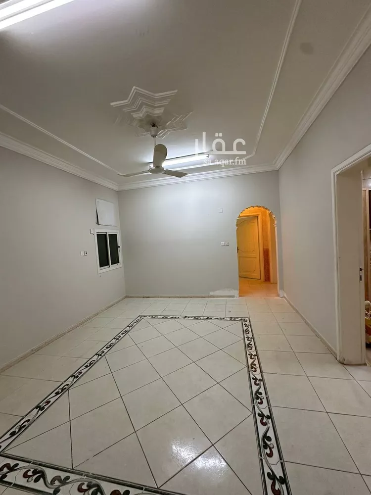 شقة للإيجار في شارع بلال بن رباح, حي البلدة القديمة, مدينة تبوك, منطقة تبوك صورة 2