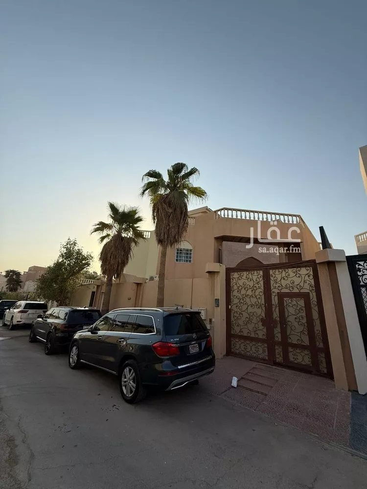 فيلا للبيع في شارع صدقة الأوسي, حي المعذر الشمالي, مدينة الرياض, منطقة الرياض
