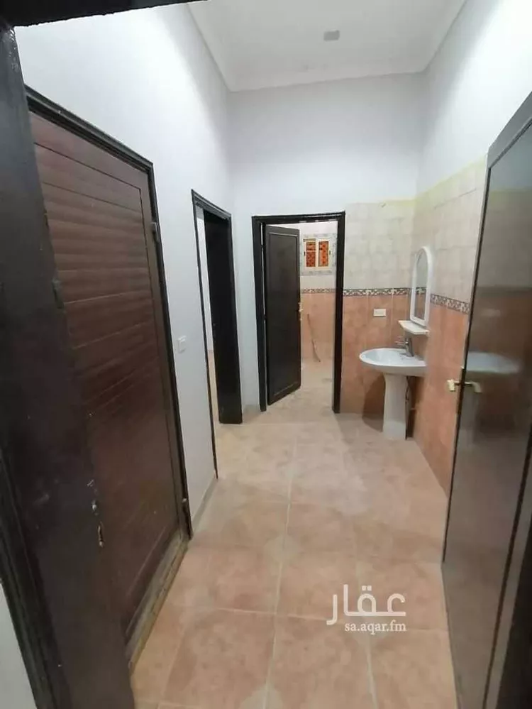 عمارة للإيجار في شارع كعب ابن حذيفة, حي النهضة, مدينة تبوك, منطقة تبوك صورة 4