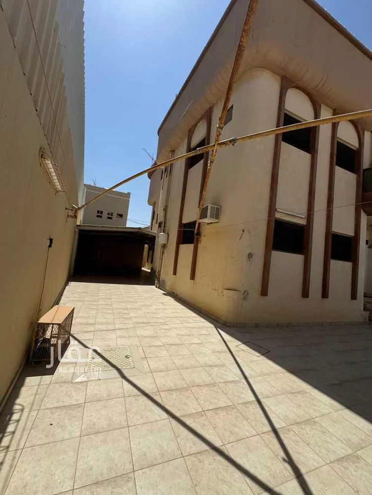 فيلا للبيع في شارع عمارة بن عقبة الغفاري, حي الشفاء, مدينة عنيزه, منطقة القصيم صورة 2