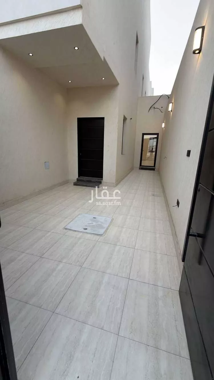 Floor for Sale in Riyadh As Safaa 6