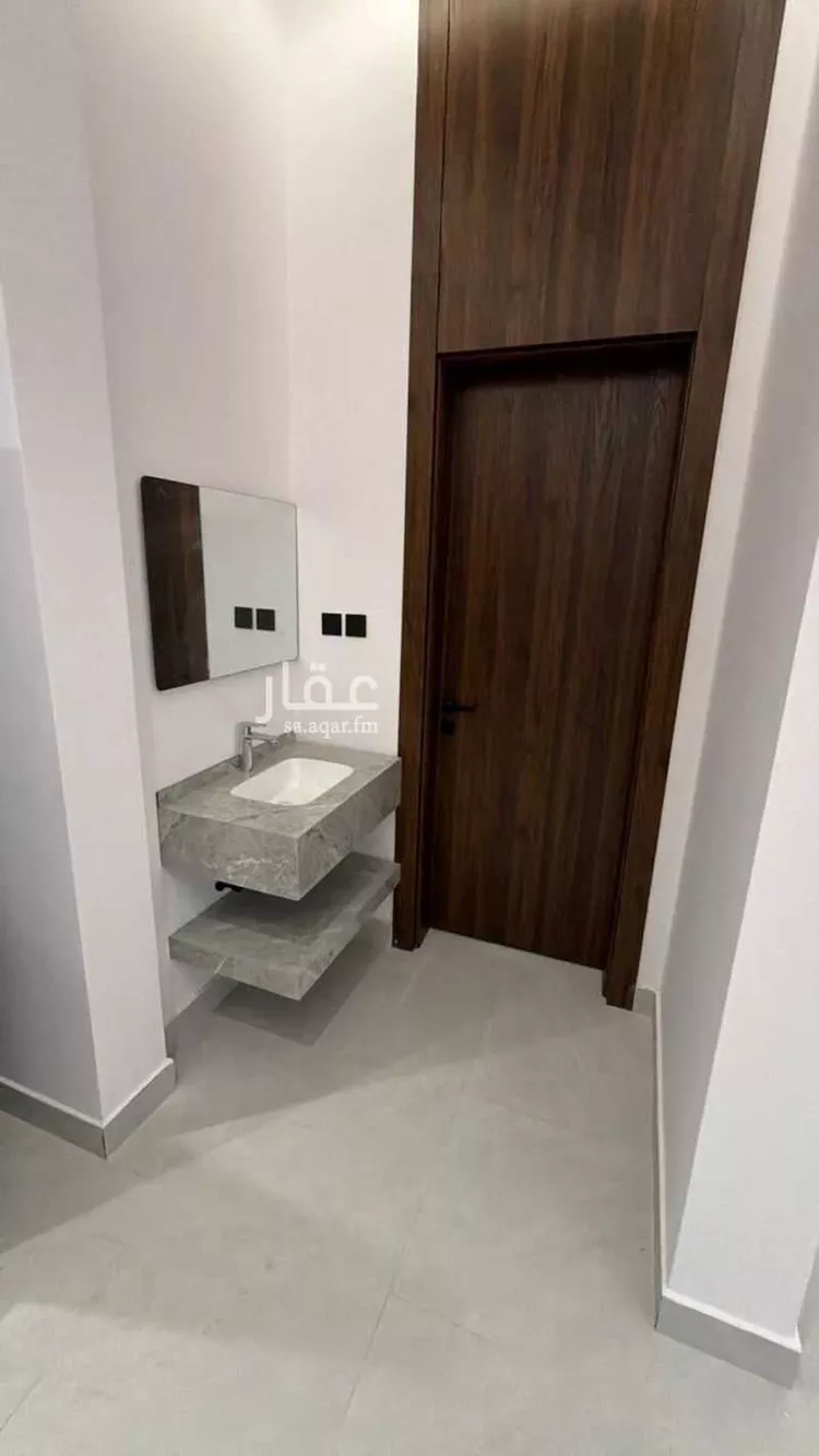 Floor for Sale in Riyadh As Safaa 8