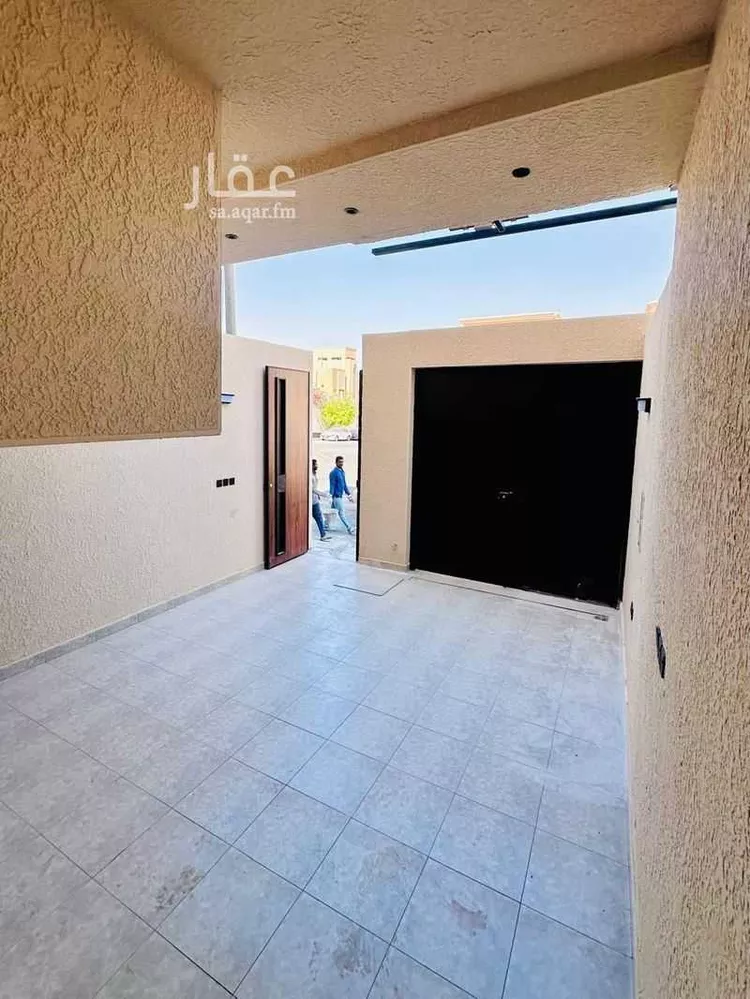 Floor for Sale in Riyadh Badr 8