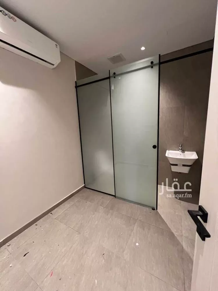 Floor for Rent in Riyadh As Safaa 8