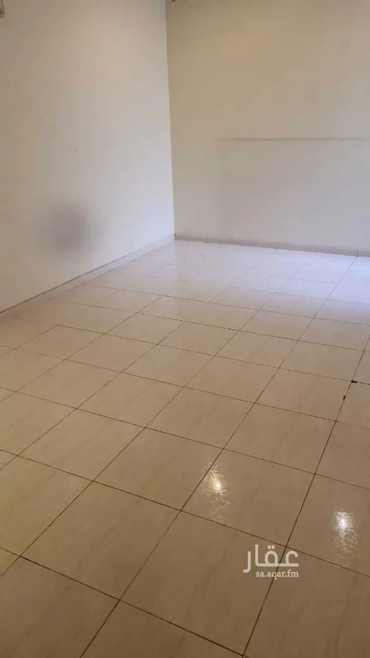 فيلا للبيع في شارع الذرة, حي العزيزية, مدينة الرياض, منطقة الرياض صورة 2