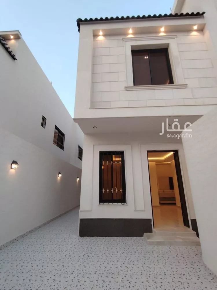 دور للبيع في شارع حسين بن صديق دحلان, حي عكاظ, مدينة الرياض, منطقة الرياض صورة 3