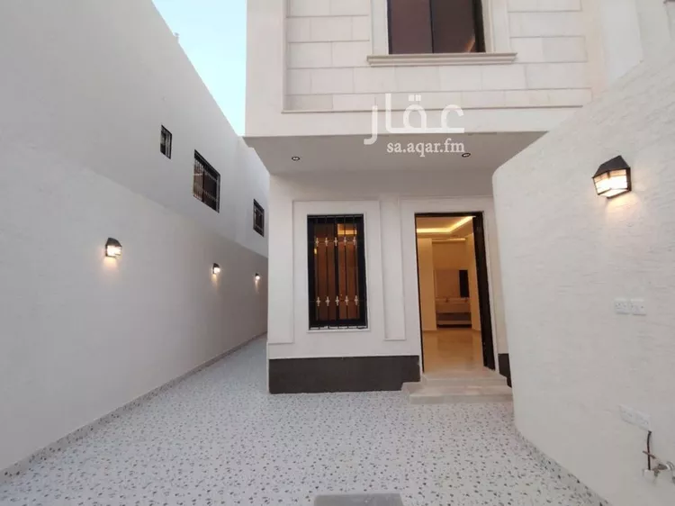 دور للبيع في شارع دقاف, حي عكاظ, مدينة الرياض, منطقة الرياض صورة 2