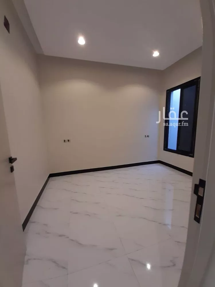 فيلا للبيع في شارع رقم 409, حي ظهرة لبن, مدينة الرياض, منطقة الرياض صورة 4