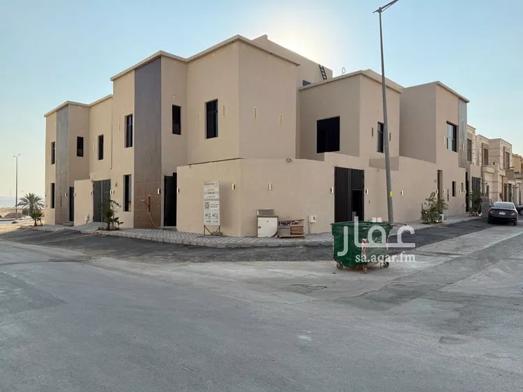 فيلا للبيع في شارع تثليث, حي ظهرة لبن, مدينة الرياض, منطقة الرياض صورة 2