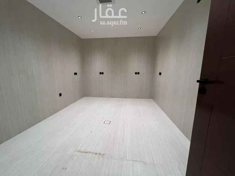 فيلا للبيع في شارع رقم 32, حي ظهرة لبن, مدينة الرياض, منطقة الرياض صورة 2