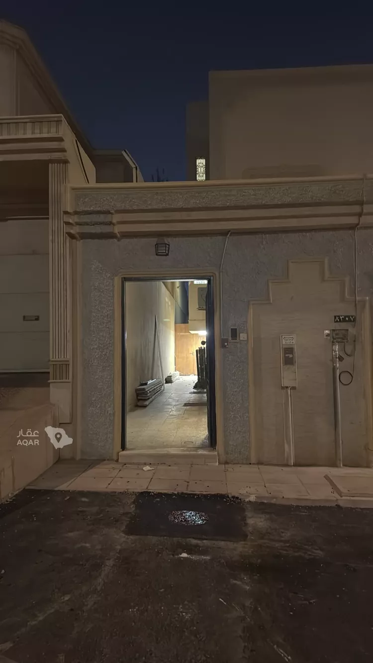 Floor for Rent in Riyadh King Faisal 4