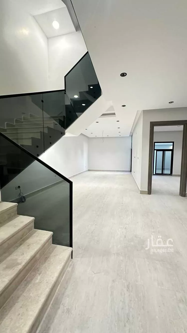 فيلا للبيع في شارع شارع رقيقة بنت ثابت, حي الأمانة, مدينة الدمام, المنطقة الشرقية صورة 2