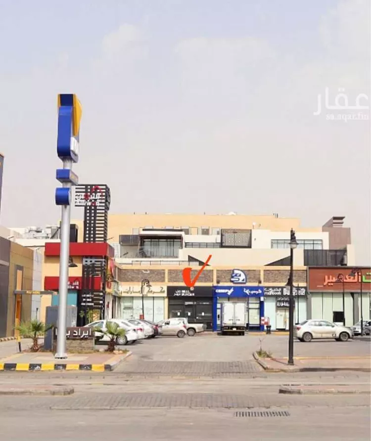 محل للإيجار في شارع الامير مقرن بن عبدالعزيز, حي مغرزات, مدينة الرياض, منطقة الرياض