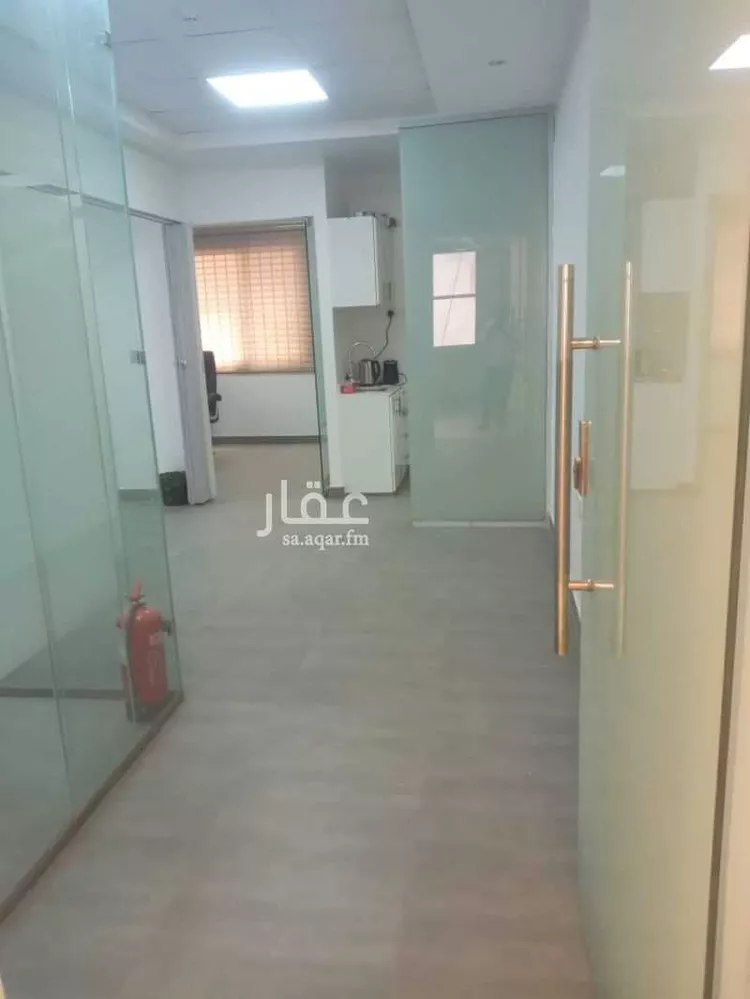 مكتب تجاري للإيجار في شارع العليا, حي الورود, مدينة الرياض, منطقة الرياض