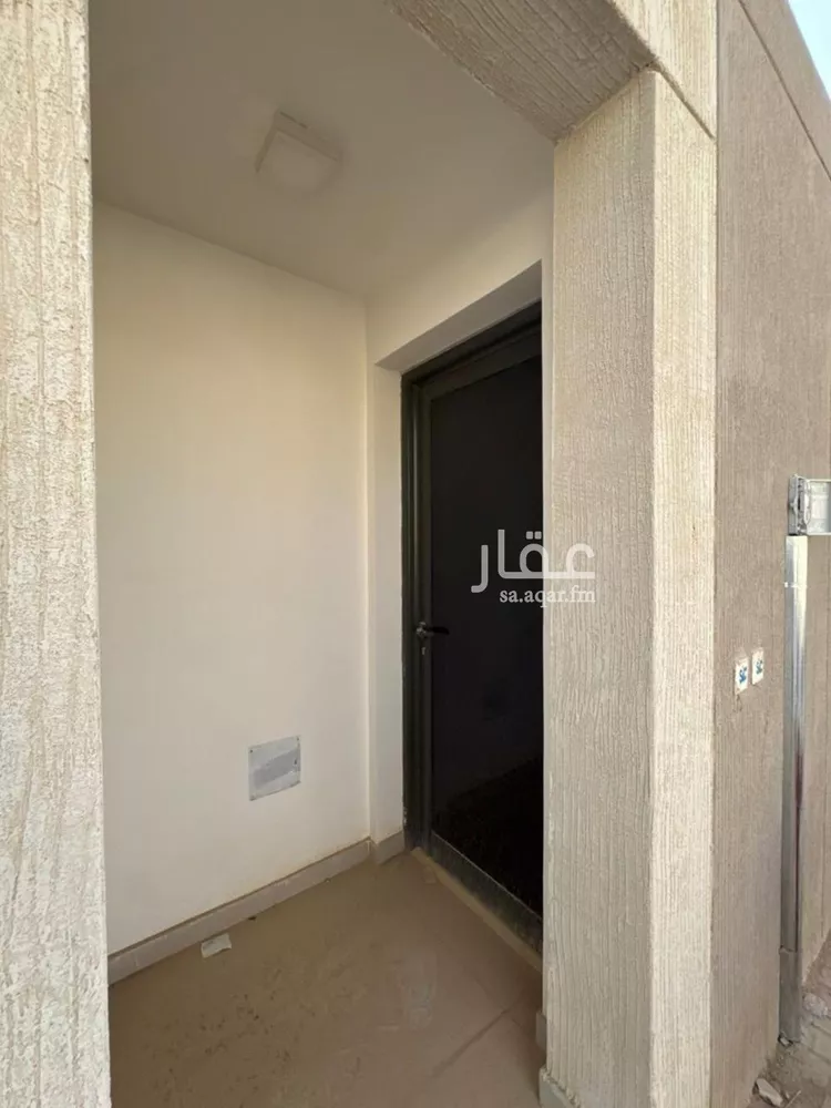 فيلا للبيع في شارع احمد بن المنادي, حي مطار الملك خالد الدولي, مدينة الرياض, منطقة الرياض صورة 2