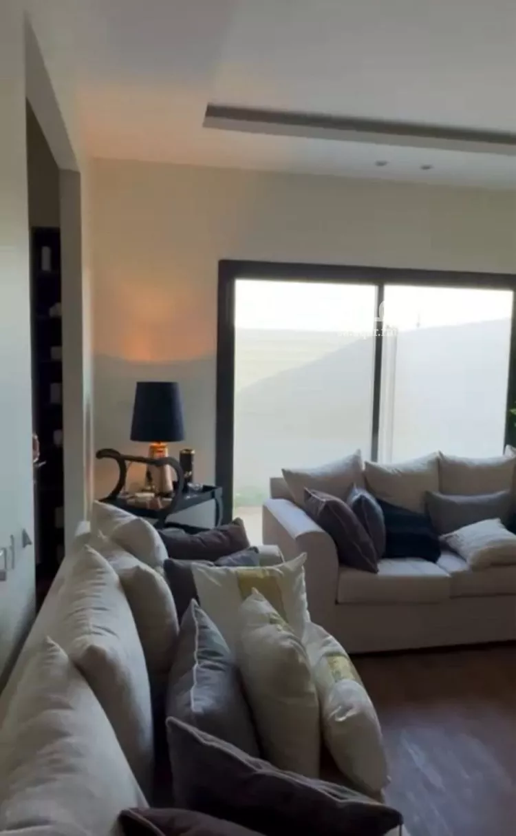 فيلا للإيجار في شارع إبراهيم الموسكي, حي مطار الملك خالد الدولي, مدينة الرياض, منطقة الرياض صورة 2