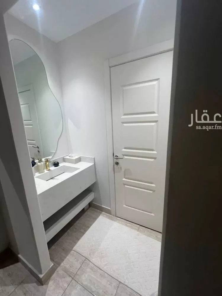 فيلا للإيجار في شارع محمد الوكيل, حي مطار الملك خالد الدولي, مدينة الرياض, منطقة الرياض صورة 4