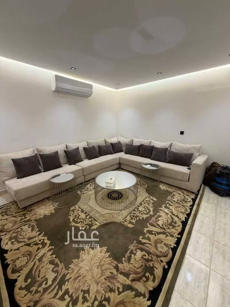 فيلا للبيع في شارع عبدالله بن محمد التلمساني, حي مطار الملك خالد الدولي, مدينة الرياض, منطقة الرياض صورة 2